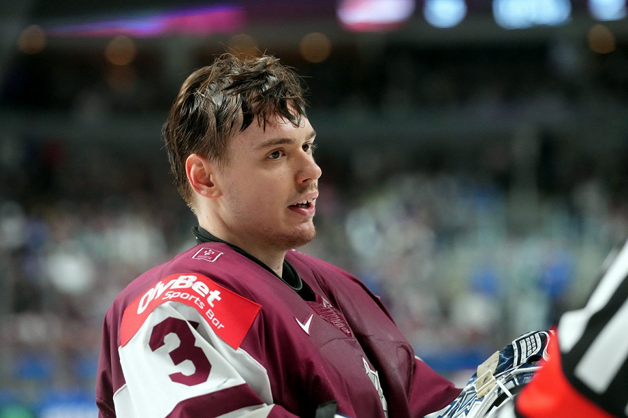 Латвийский голкипер Ванкувера Шилов повторил достижение Брызгалова в НХЛ