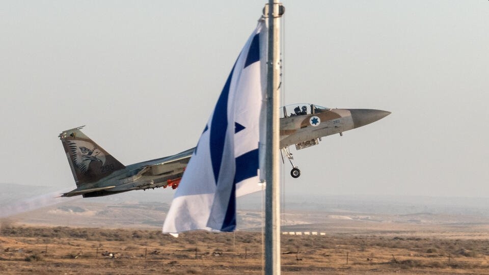 Израильский истребитель выпустил три ракеты при атаке на Иран