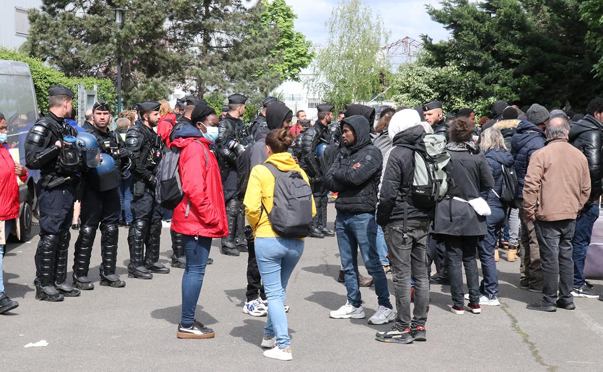 Полиция разогнала крупнейший во Франции сквот мигрантов
